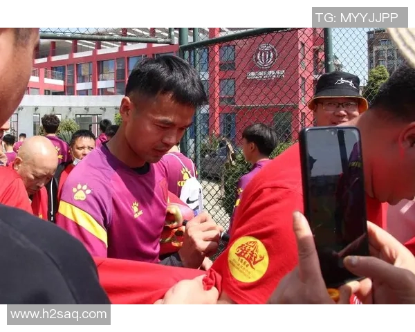 成都网球队实力引发热议球迷与专家的观点碰撞与争论